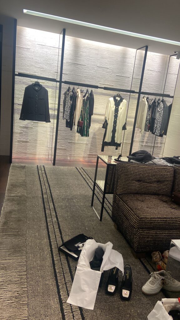 Purchasing at Chanel Paris errands Pesonnal shopper